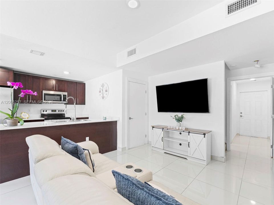 For Rent: $3,200 (4 beds, 3 baths, 1434 Square Feet)