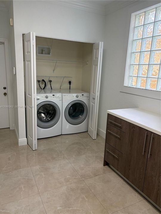For Rent: $3,700 (3 beds, 2 baths, 1461 Square Feet)