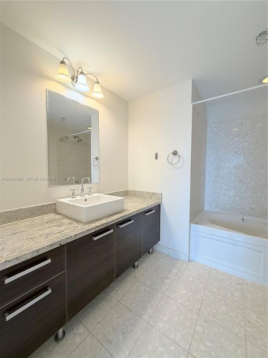 En Venta: $395,000 (1 camas, 1 baños, 825 Pies cuadrados)