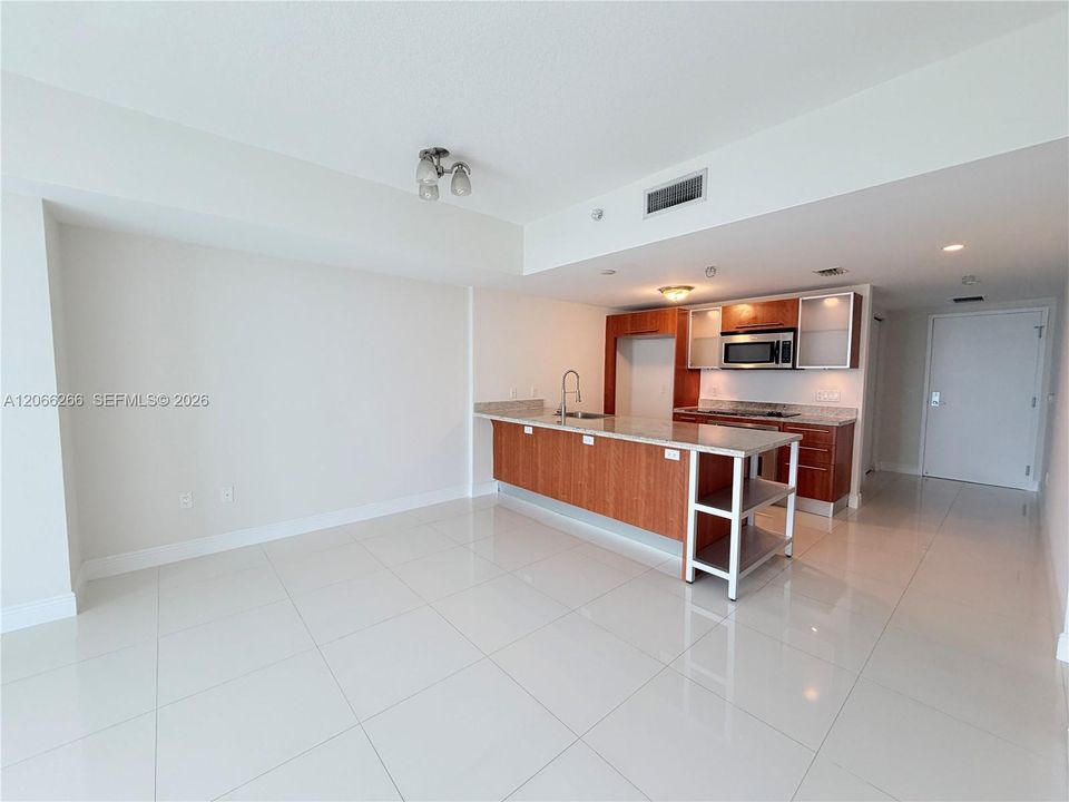 En Venta: $395,000 (1 camas, 1 baños, 825 Pies cuadrados)