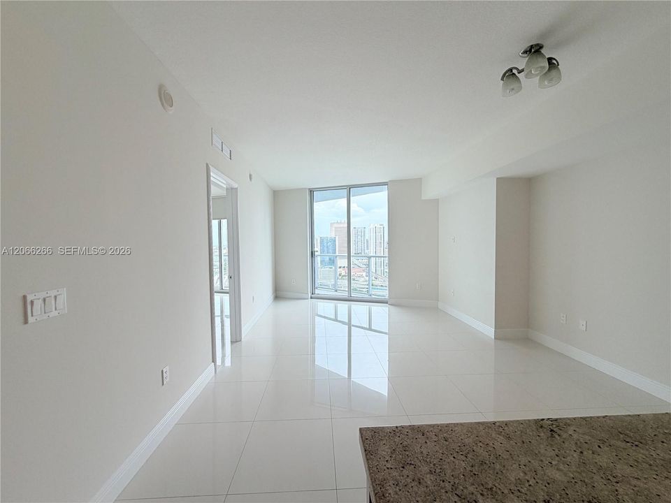 En Venta: $395,000 (1 camas, 1 baños, 825 Pies cuadrados)