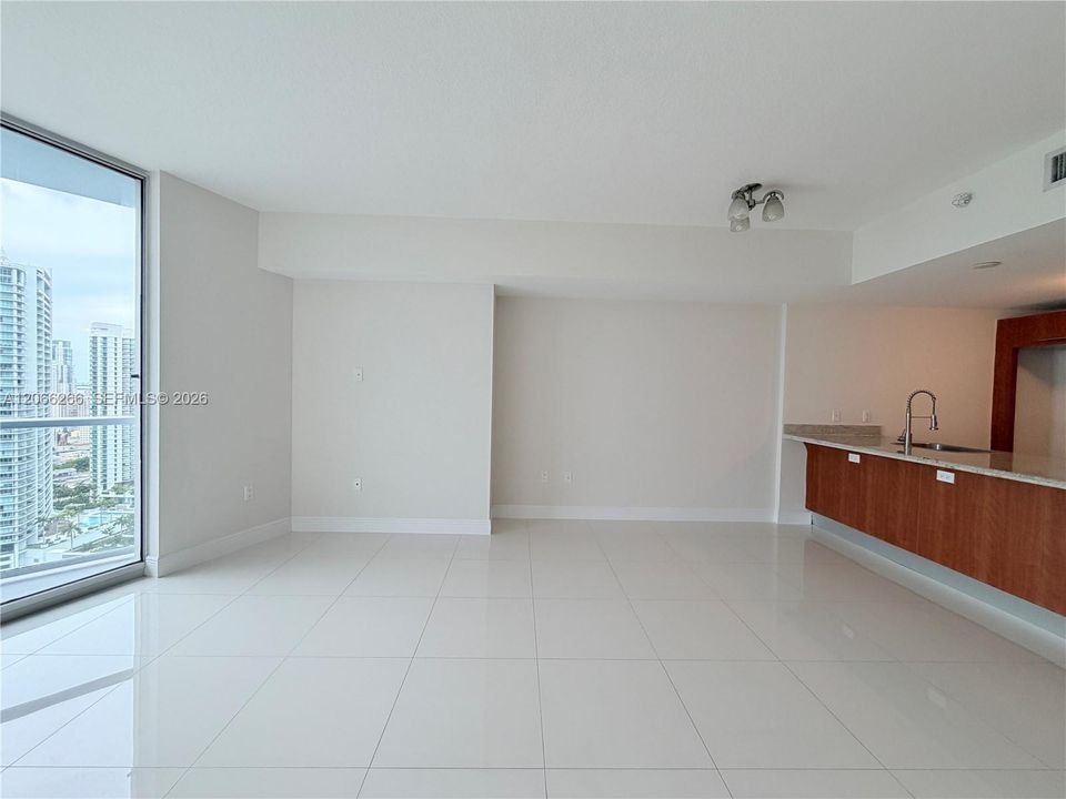 En Venta: $395,000 (1 camas, 1 baños, 825 Pies cuadrados)