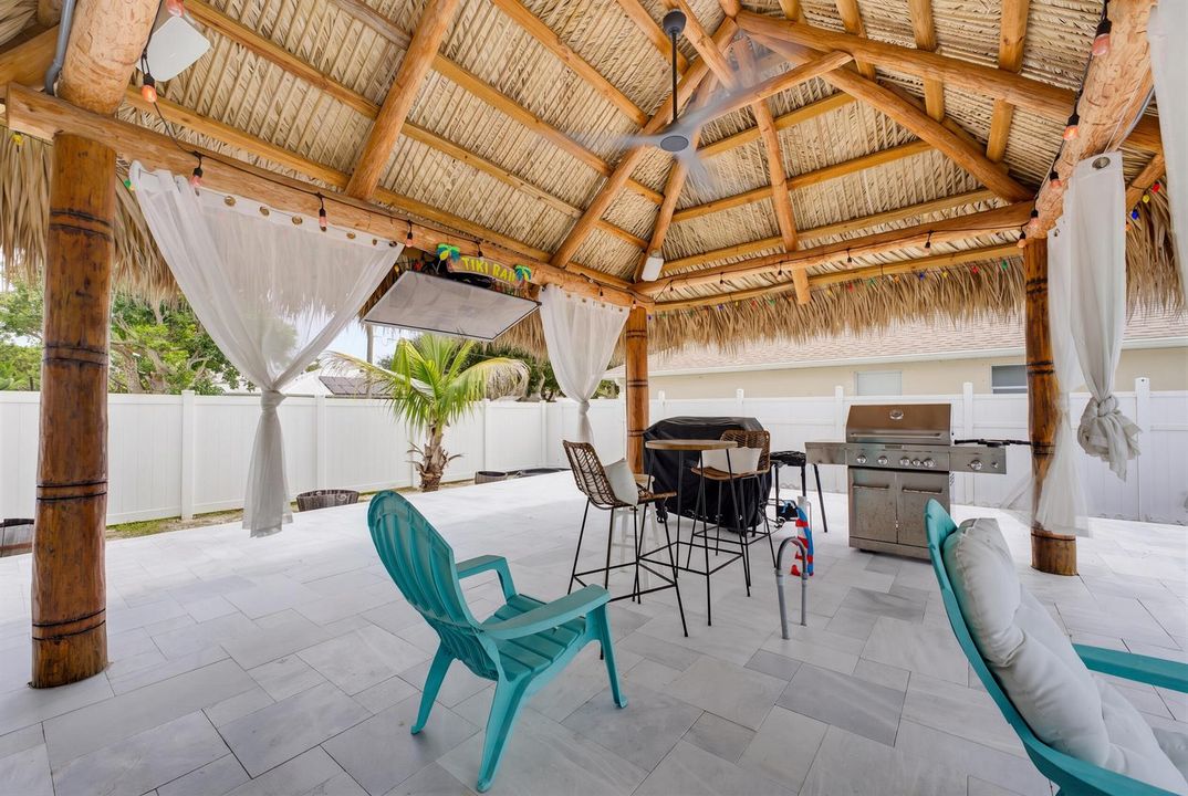 Tiki Hut