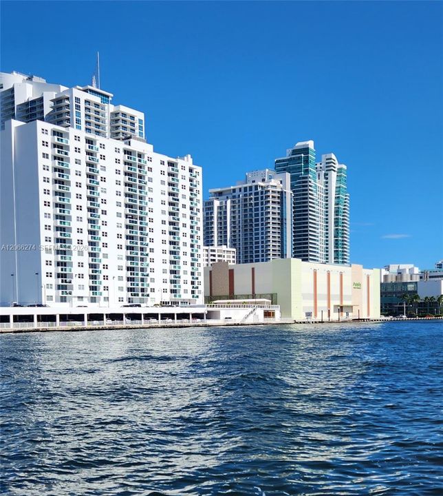 Activo con contrato: $259,000 (1 camas, 1 baños, 915 Pies cuadrados)