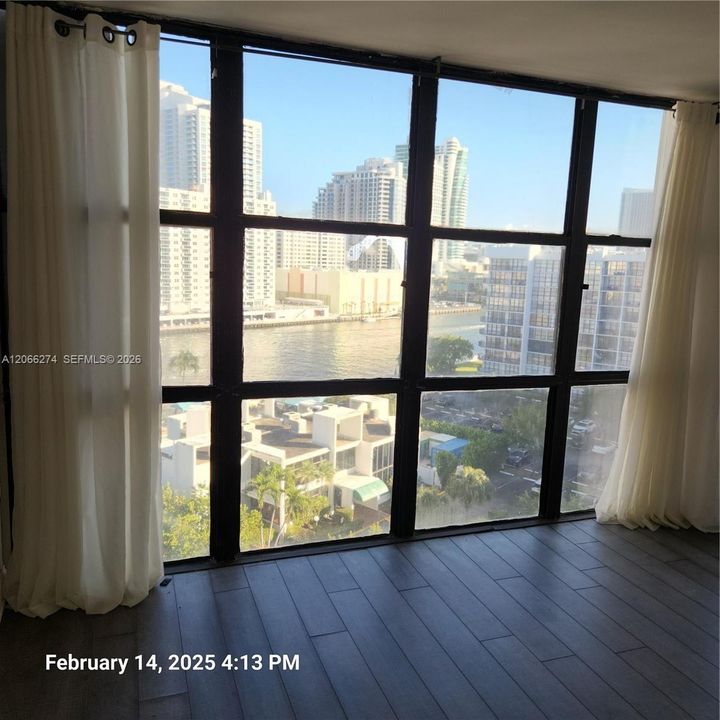 Activo con contrato: $259,000 (1 camas, 1 baños, 915 Pies cuadrados)