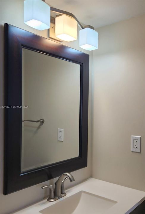 Activo con contrato: $259,000 (1 camas, 1 baños, 915 Pies cuadrados)