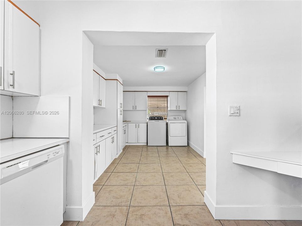 En Venta: $825,000 (4 camas, 3 baños, 2352 Pies cuadrados)