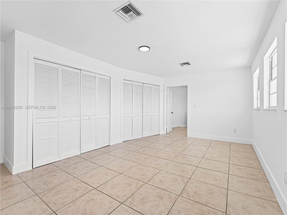 En Venta: $825,000 (4 camas, 3 baños, 2352 Pies cuadrados)