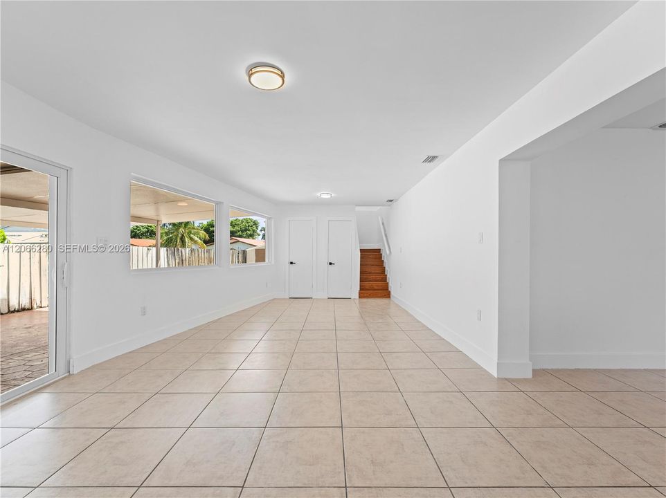 En Venta: $825,000 (4 camas, 3 baños, 2352 Pies cuadrados)
