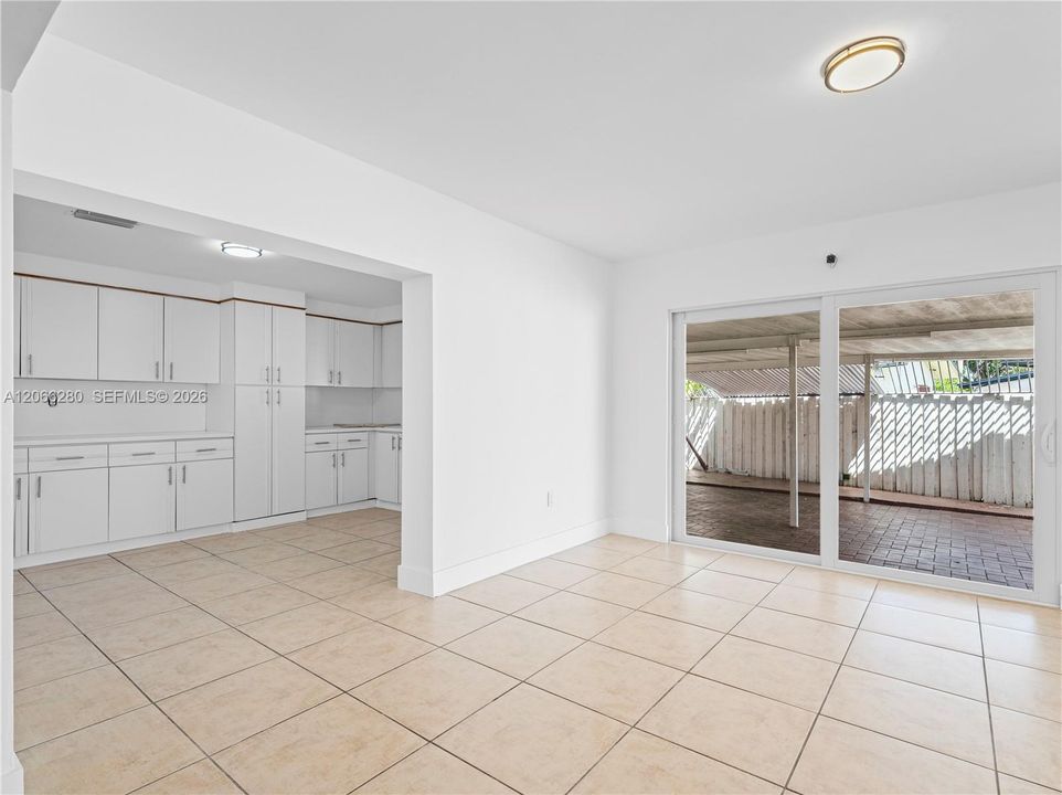 En Venta: $825,000 (4 camas, 3 baños, 2352 Pies cuadrados)