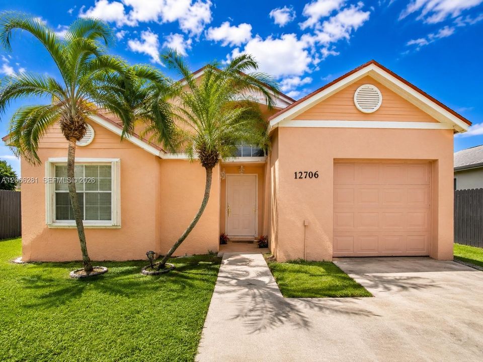For Sale: $560,000 (3 beds, 2 baths, 1417 Square Feet)