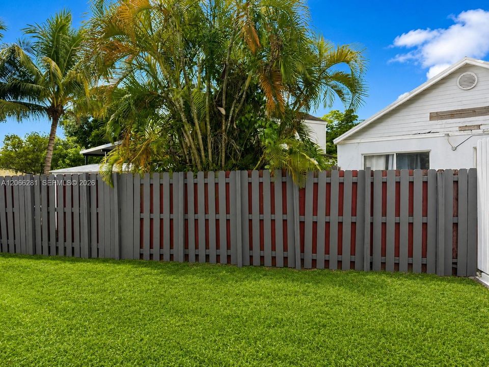 For Sale: $560,000 (3 beds, 2 baths, 1417 Square Feet)