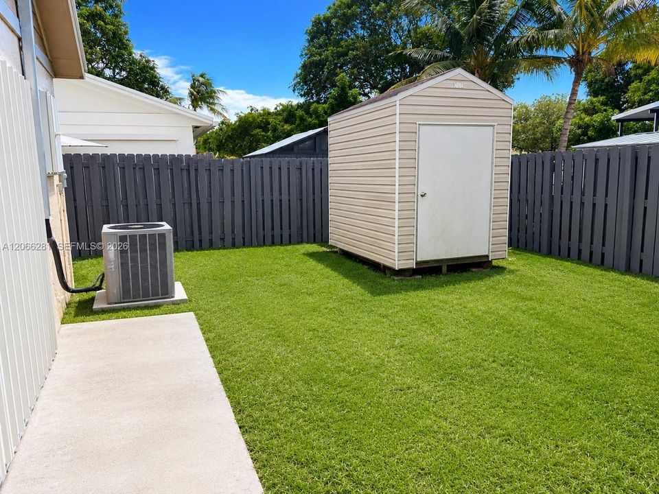 For Sale: $560,000 (3 beds, 2 baths, 1417 Square Feet)