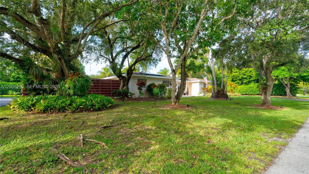 For Rent: $8,500 (3 beds, 2 baths, 1864 Square Feet)