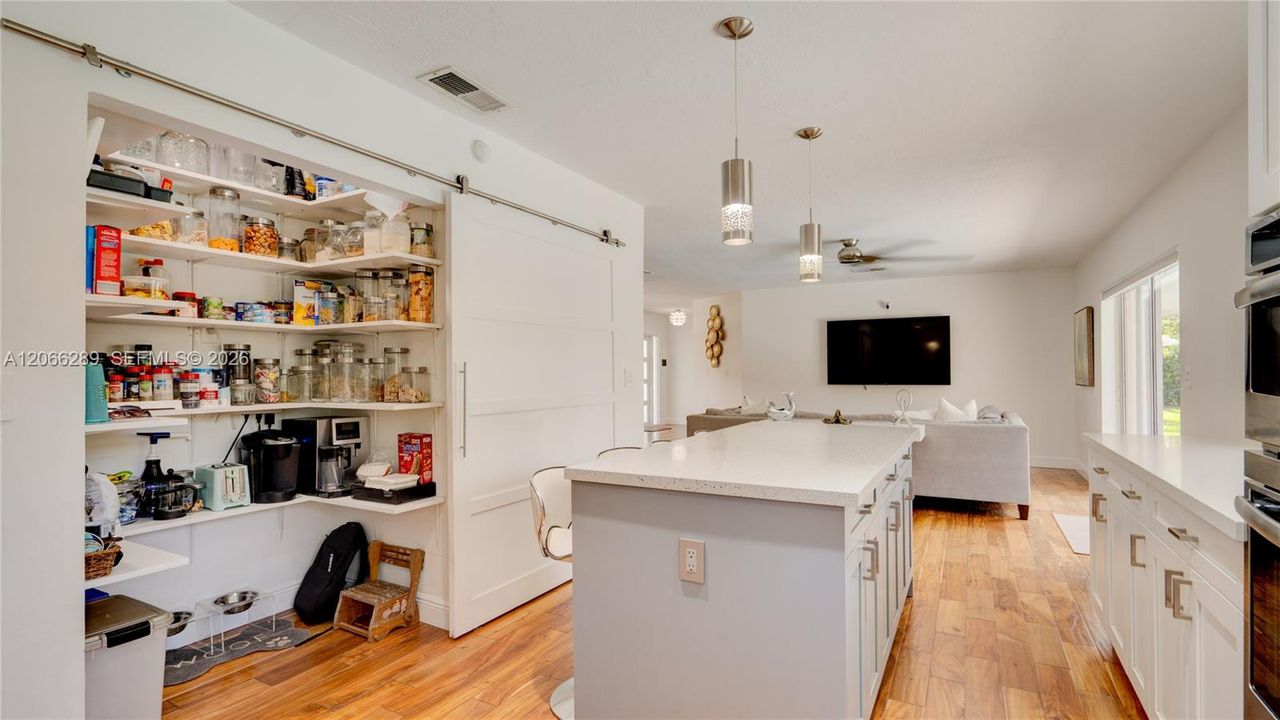 For Rent: $8,500 (3 beds, 2 baths, 1864 Square Feet)