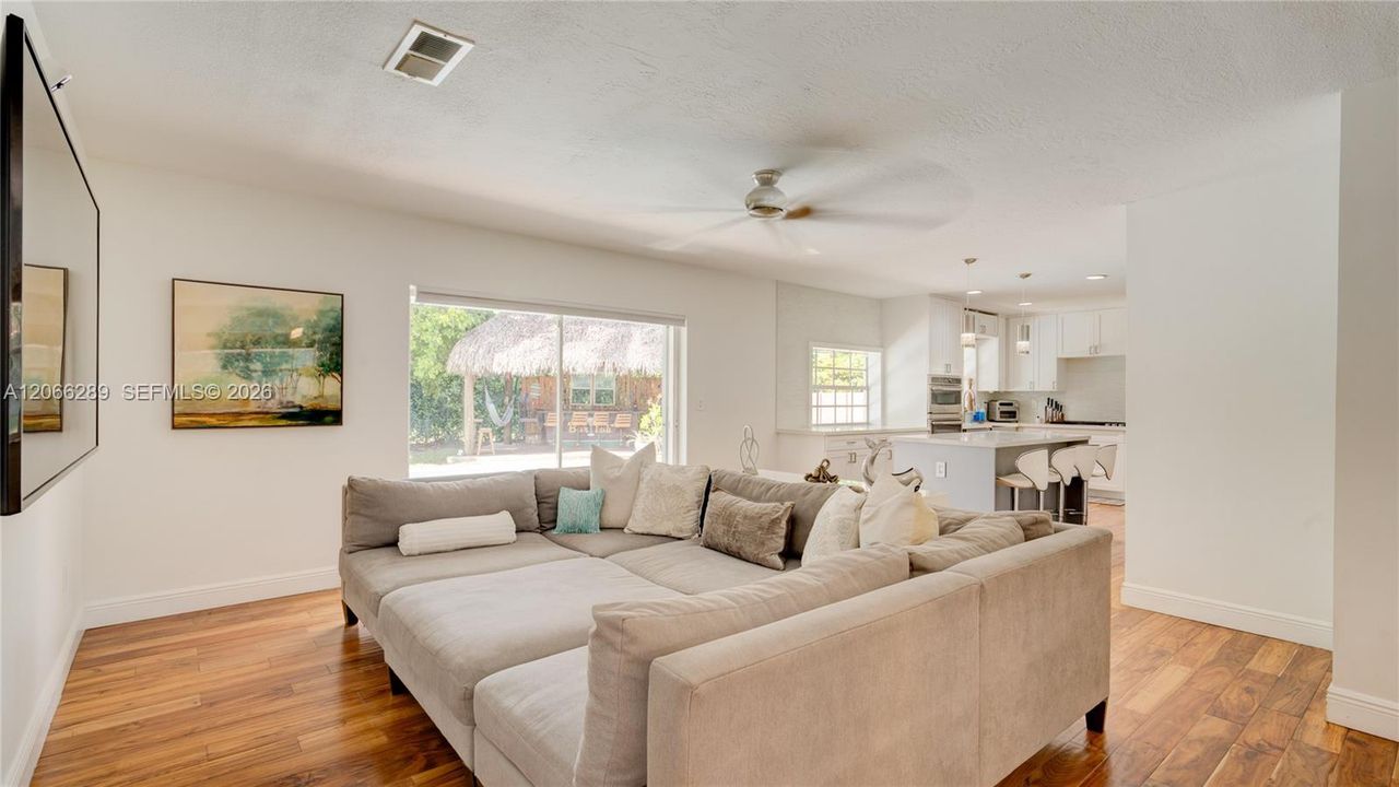 For Rent: $8,500 (3 beds, 2 baths, 1864 Square Feet)