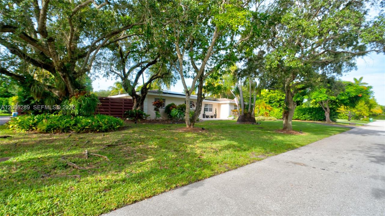 For Rent: $8,500 (3 beds, 2 baths, 1864 Square Feet)