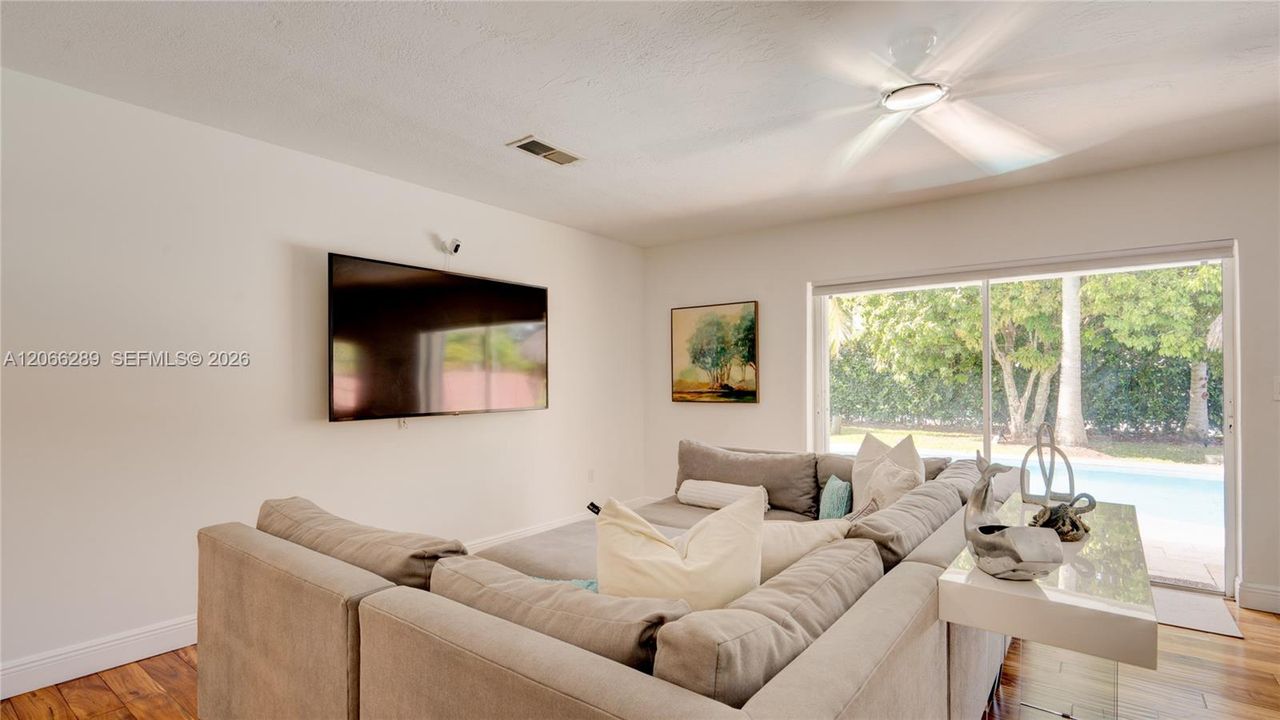 For Rent: $8,500 (3 beds, 2 baths, 1864 Square Feet)