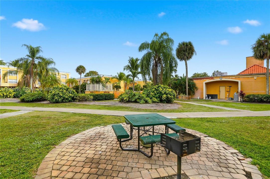 For Sale: $170,000 (2 beds, 2 baths, 1458 Square Feet)