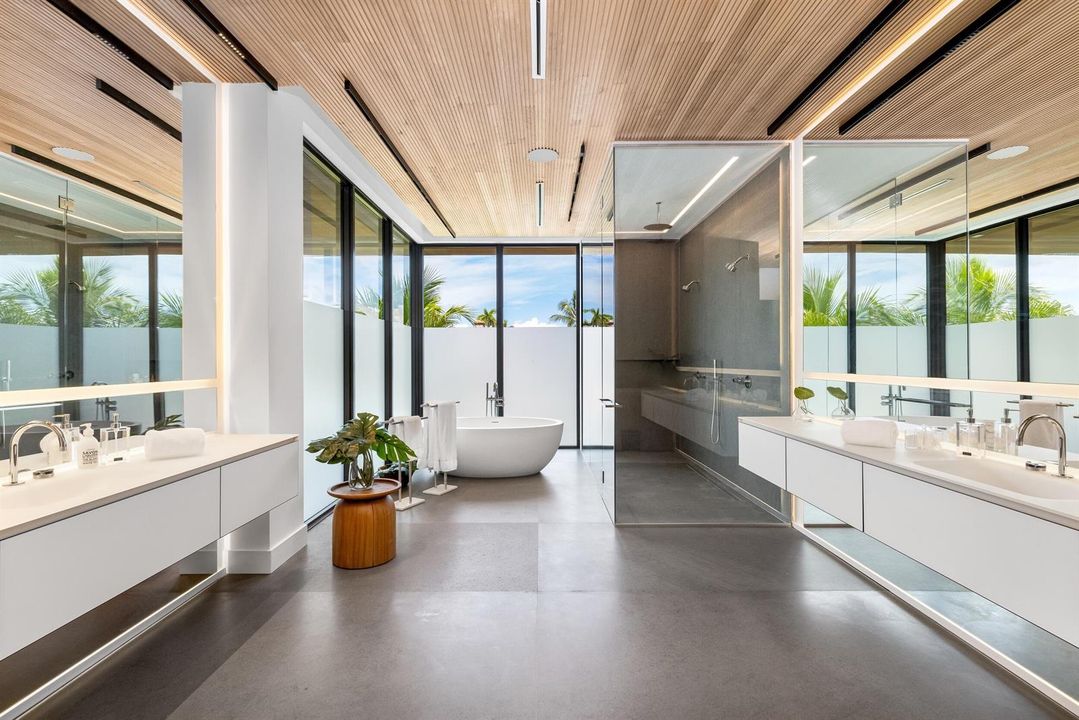 Master bath 6