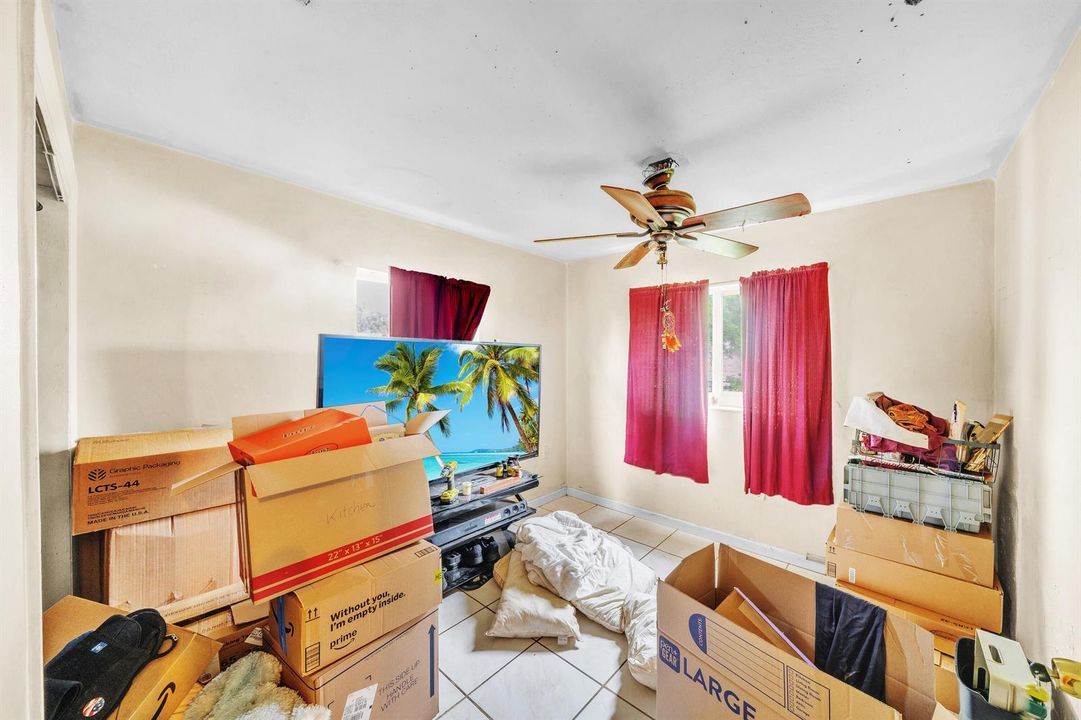 13 Guest Bedroom A