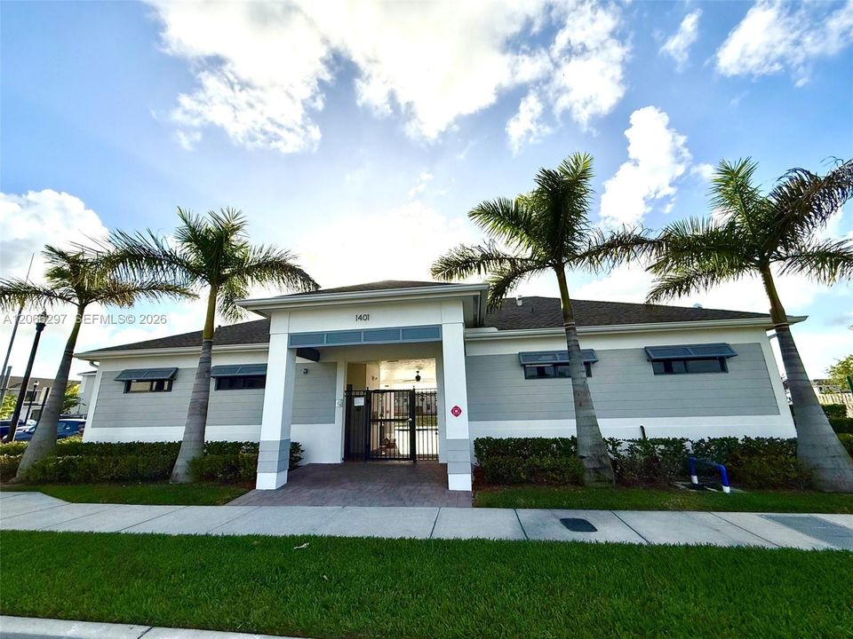 For Rent: $2,550 (3 beds, 3 baths, 0 Square Feet)