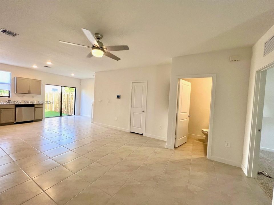 For Rent: $2,550 (3 beds, 3 baths, 0 Square Feet)