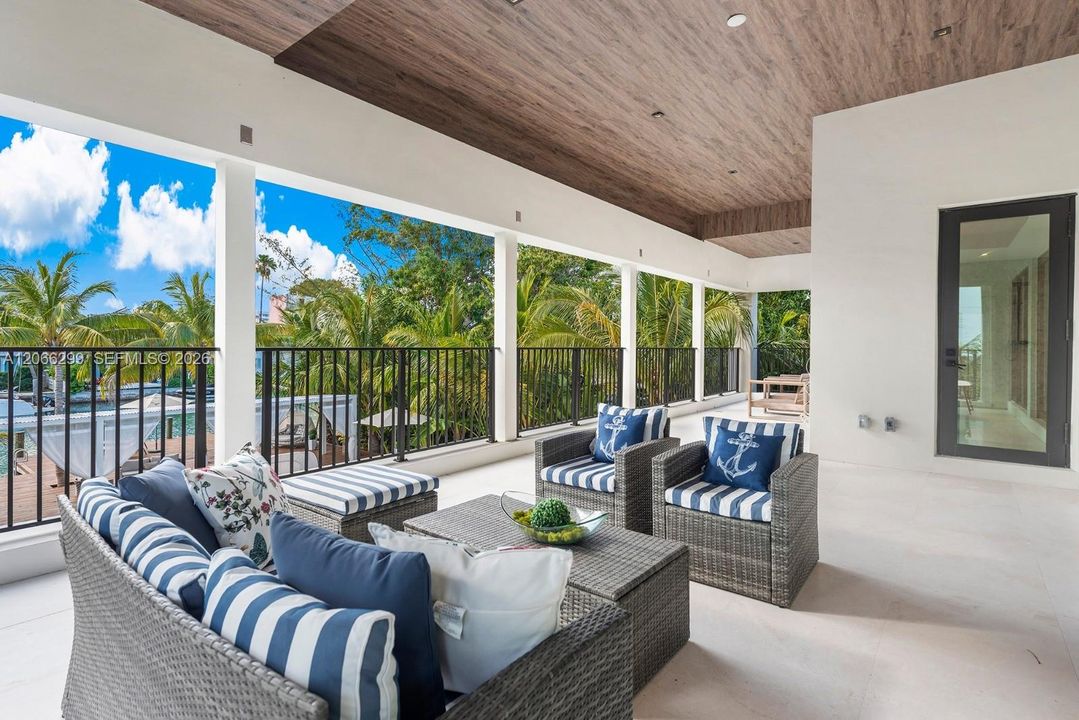 Recently Rented: $55,000 (7 beds, 6 baths, 6459 Square Feet)