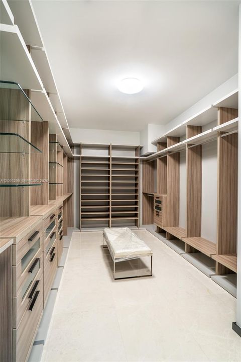 Recently Rented: $55,000 (7 beds, 6 baths, 6459 Square Feet)