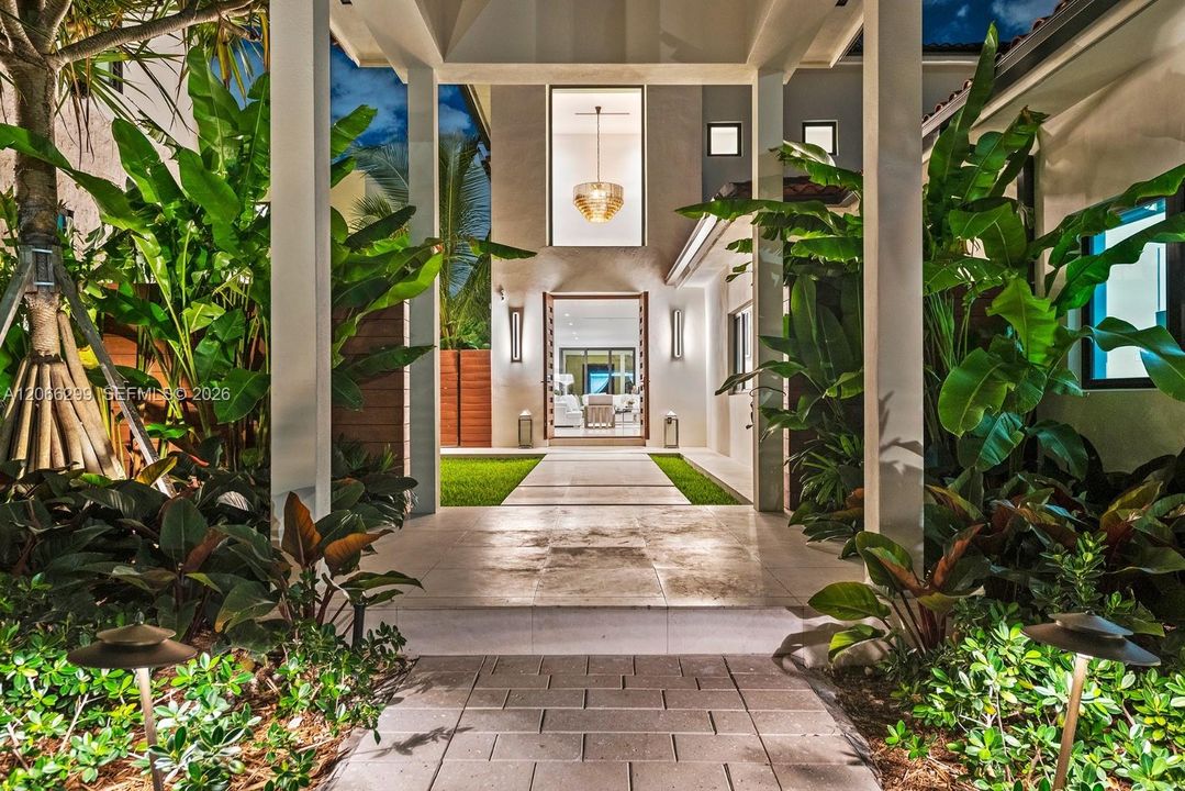 Recently Rented: $55,000 (7 beds, 6 baths, 6459 Square Feet)