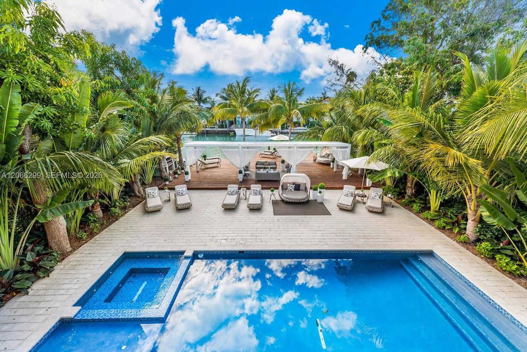 Recently Rented: $55,000 (7 beds, 6 baths, 6459 Square Feet)