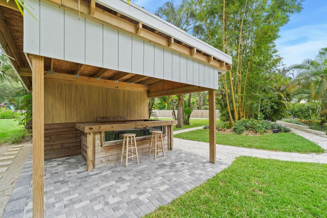Outdoor Bar