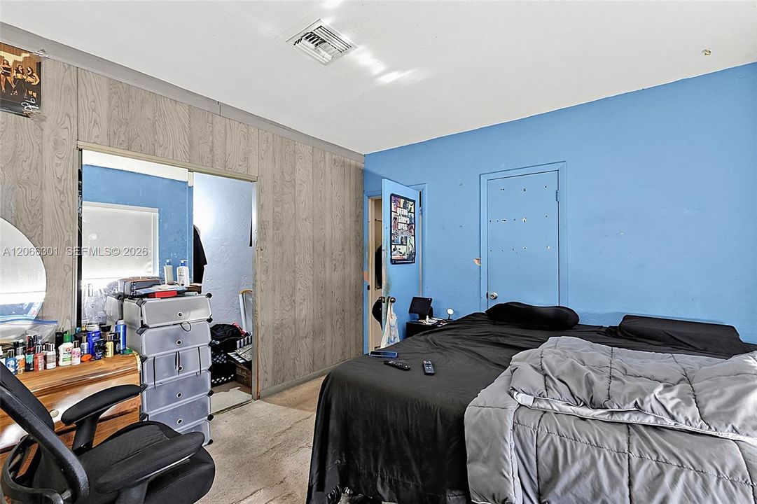 Active With Contract: $489,990 (2 beds, 2 baths, 1539 Square Feet)