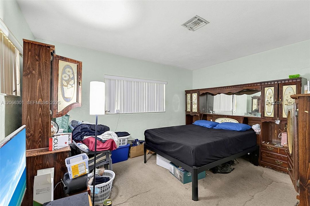 Active With Contract: $489,990 (2 beds, 2 baths, 1539 Square Feet)