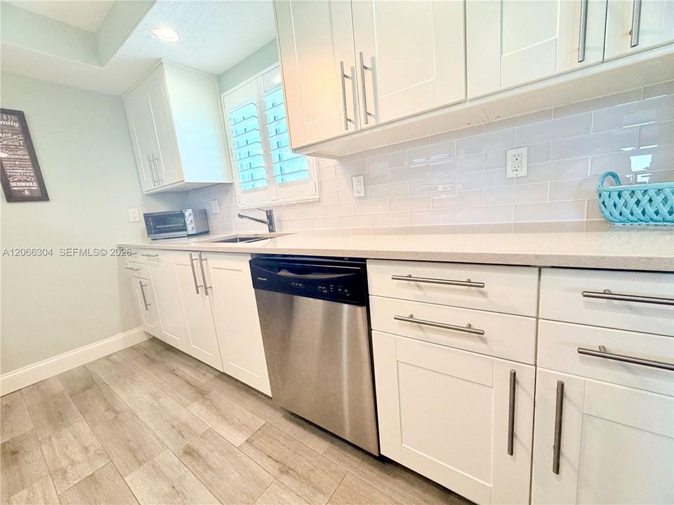 En Venta: $250,000 (2 camas, 2 baños, 1095 Pies cuadrados)
