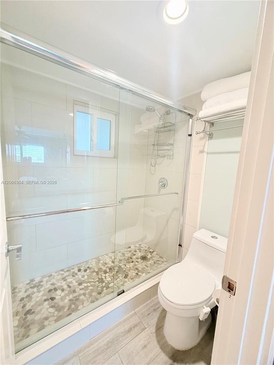 En Venta: $250,000 (2 camas, 2 baños, 1095 Pies cuadrados)