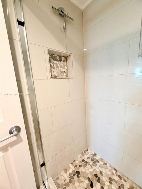 En Venta: $250,000 (2 camas, 2 baños, 1095 Pies cuadrados)