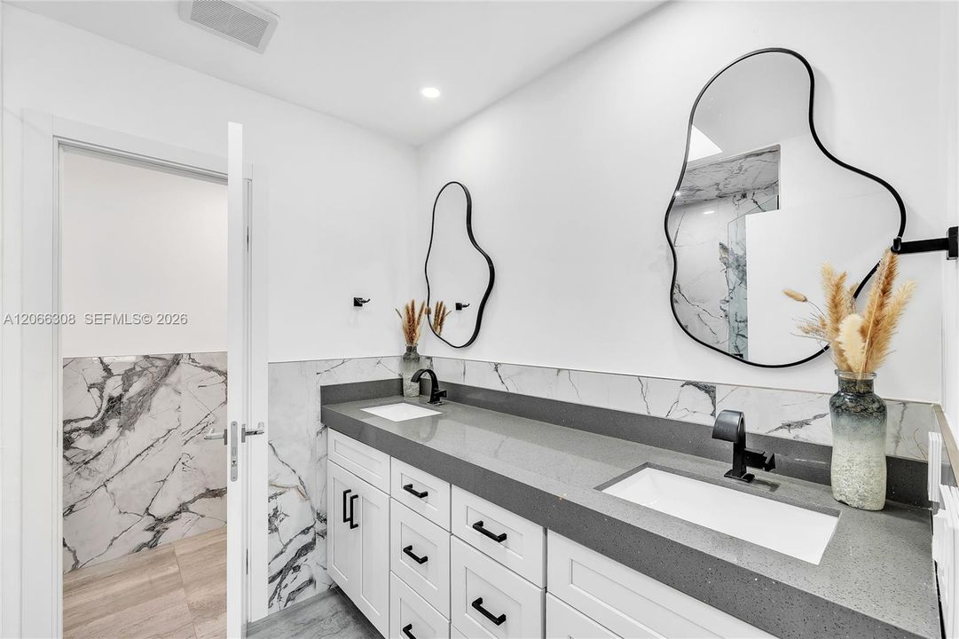 For Sale: $4,595,000 (7 beds, 5 baths, 4755 Square Feet)