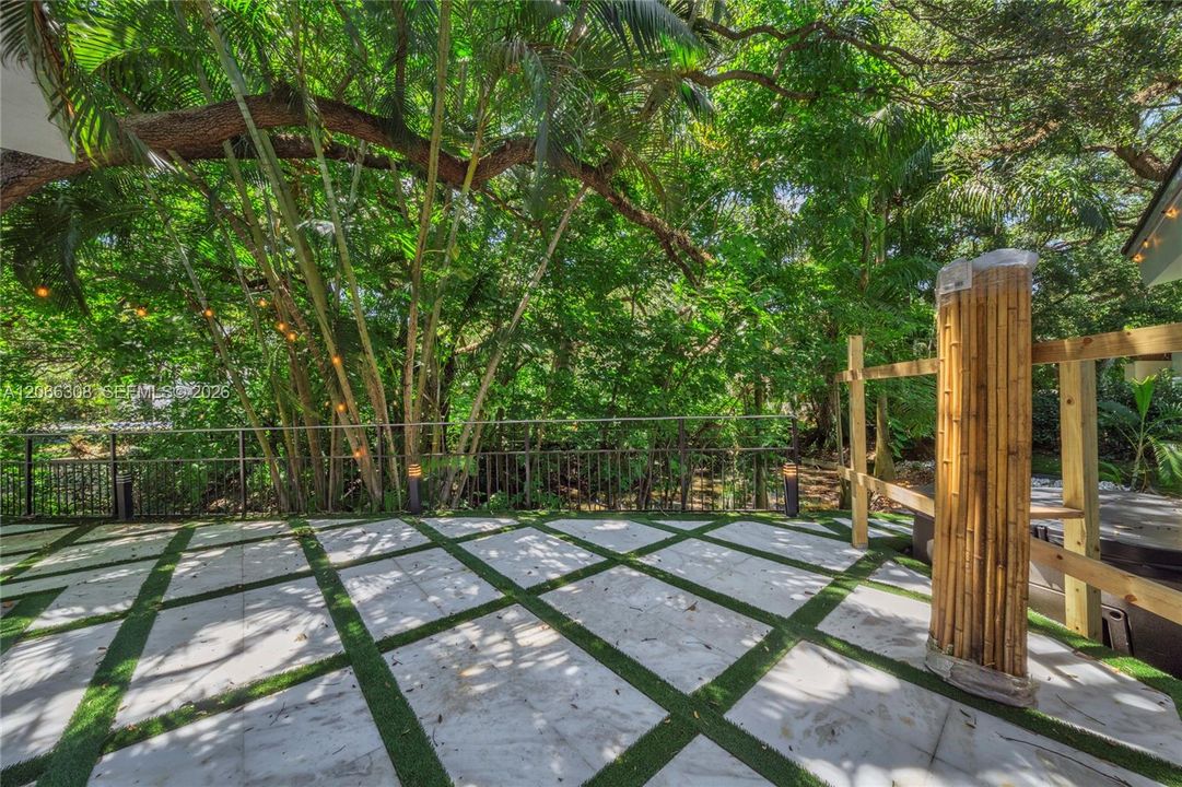 For Sale: $4,595,000 (7 beds, 5 baths, 4755 Square Feet)