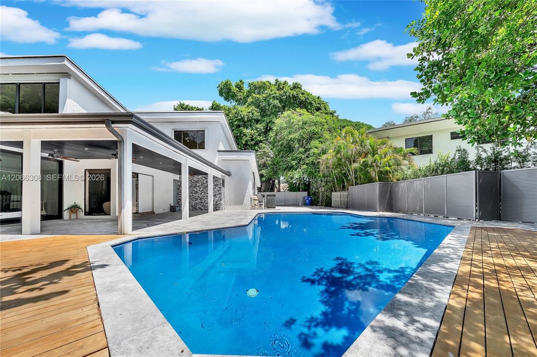 For Sale: $4,595,000 (7 beds, 5 baths, 4755 Square Feet)