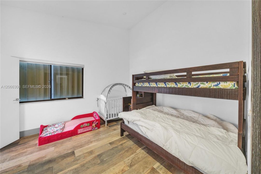 For Sale: $4,595,000 (7 beds, 5 baths, 4755 Square Feet)