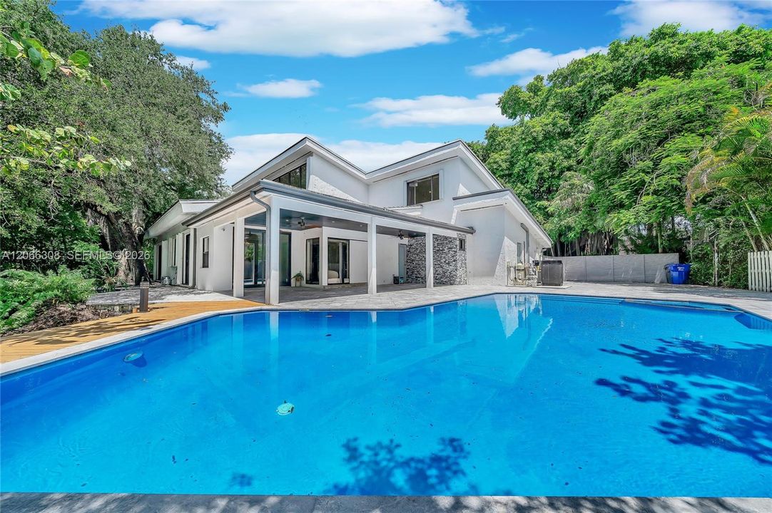 For Sale: $4,595,000 (7 beds, 5 baths, 4755 Square Feet)