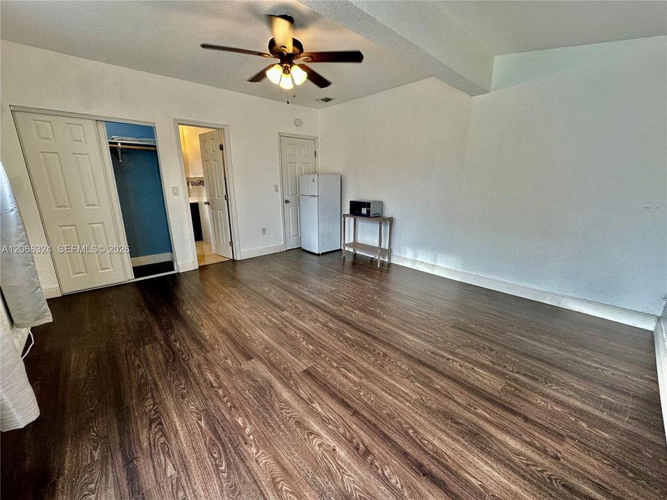 For Rent: $1,000 (0 beds, 1 baths, 0 Square Feet)