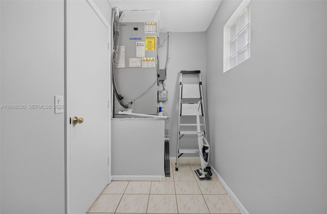 For Rent: $4,500 (3 beds, 2 baths, 1777 Square Feet)