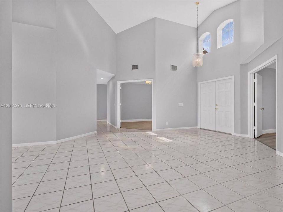 For Rent: $4,500 (3 beds, 2 baths, 1777 Square Feet)