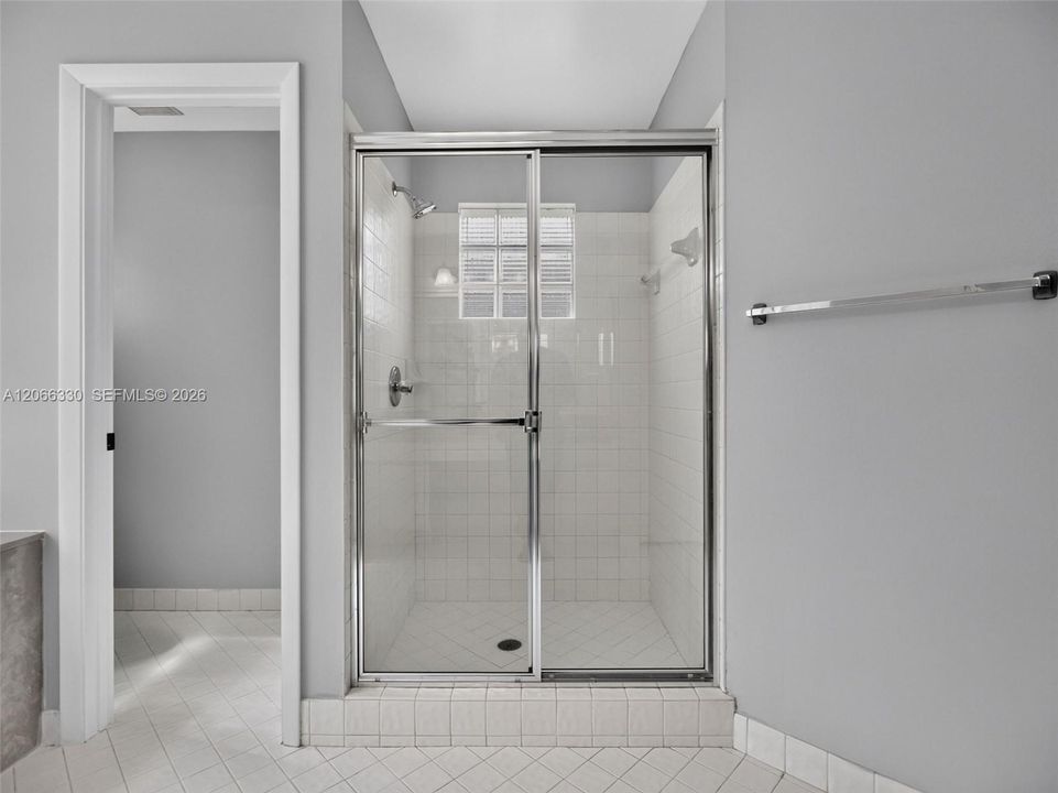 For Rent: $4,500 (3 beds, 2 baths, 1777 Square Feet)