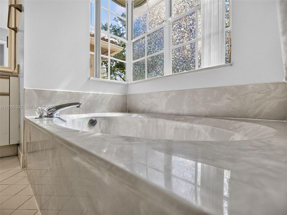 For Rent: $4,500 (3 beds, 2 baths, 1777 Square Feet)