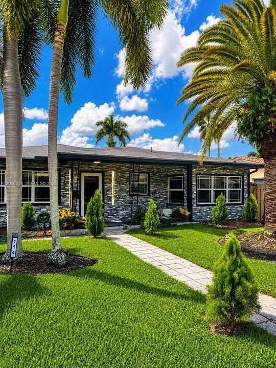 For Rent: $5,500 (4 beds, 3 baths, 1420 Square Feet)