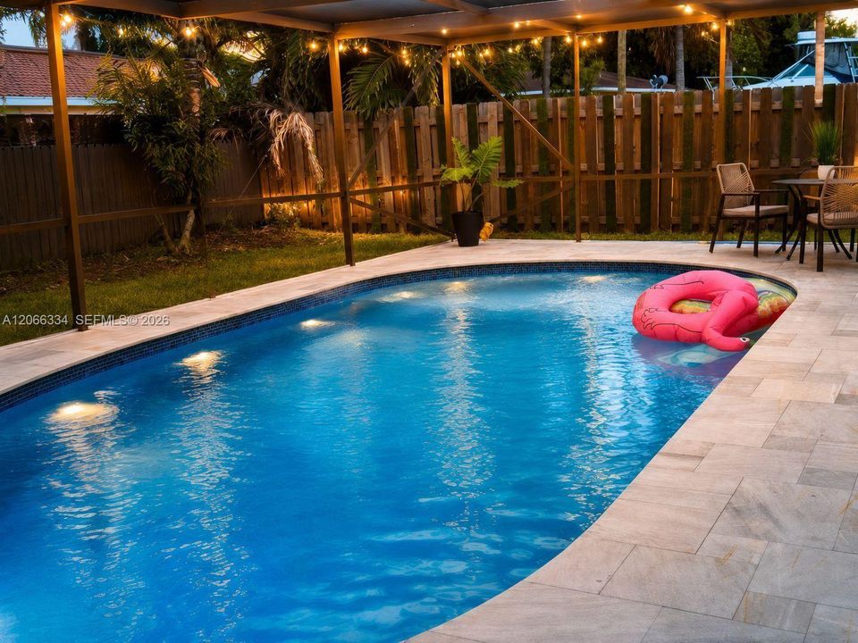 For Rent: $5,500 (4 beds, 3 baths, 1420 Square Feet)