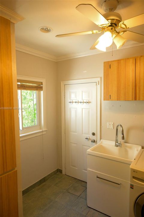 LAUNDRY ROOM